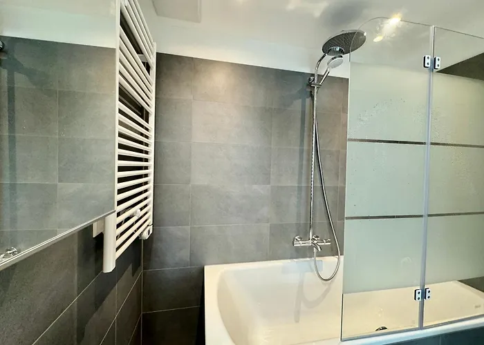 Modern Danube With Balcony & Free Parking וינה