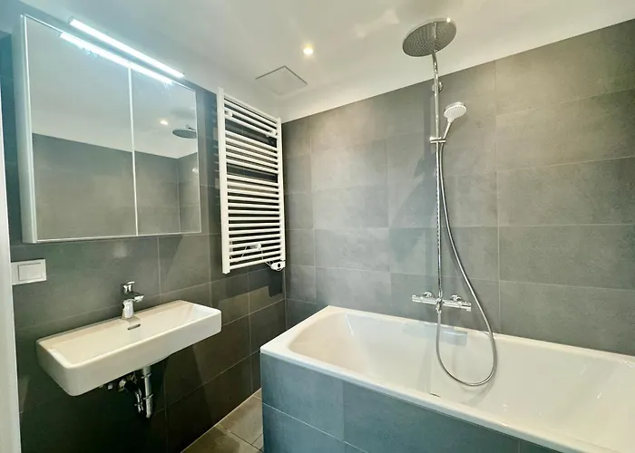 Modern Danube With Balcony & Free Parking