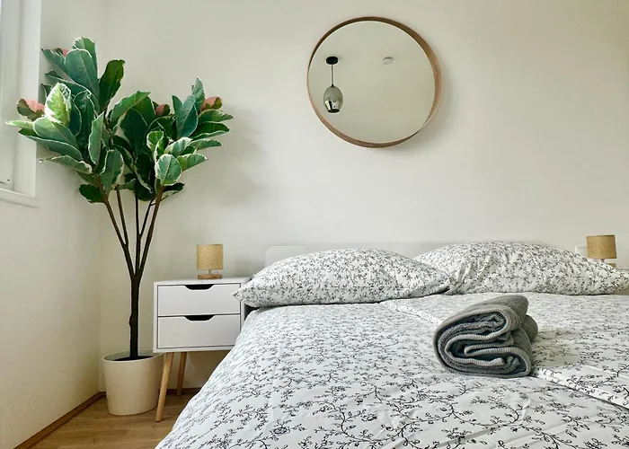 דירה Modern Danube With Balcony & Free Parking *