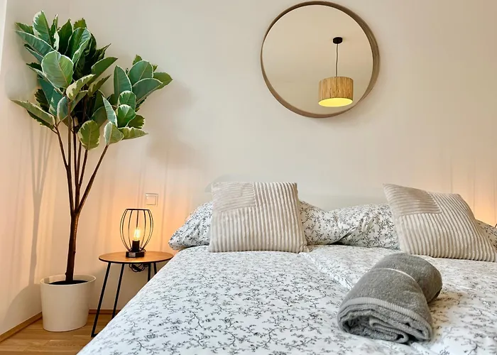 דירה Modern Danube With Balcony & Free Parking *