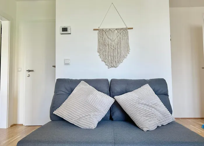 Modern Danube With Balcony & Free Parking